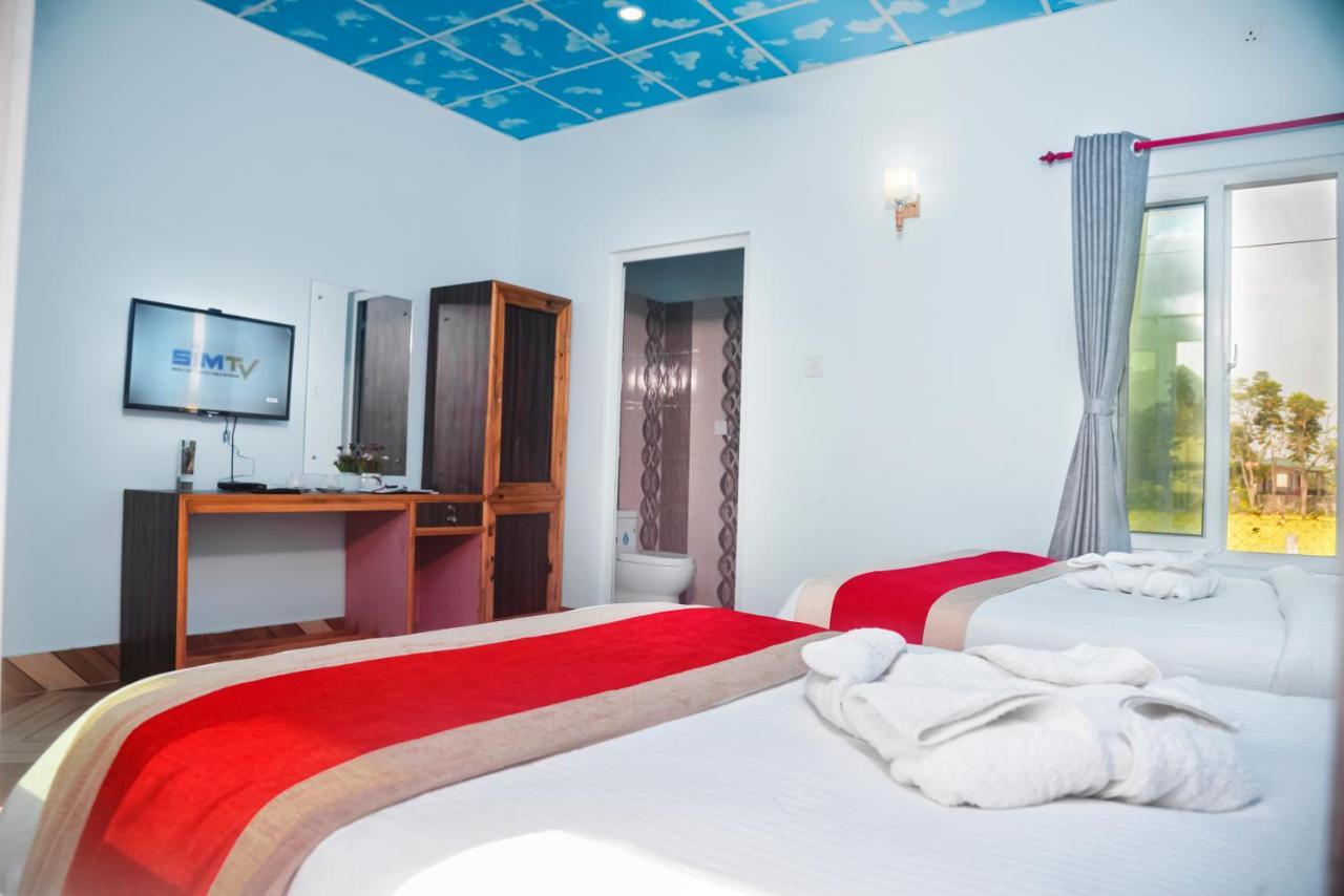 Hotel Greenland Safari ソーラハ エクステリア 写真