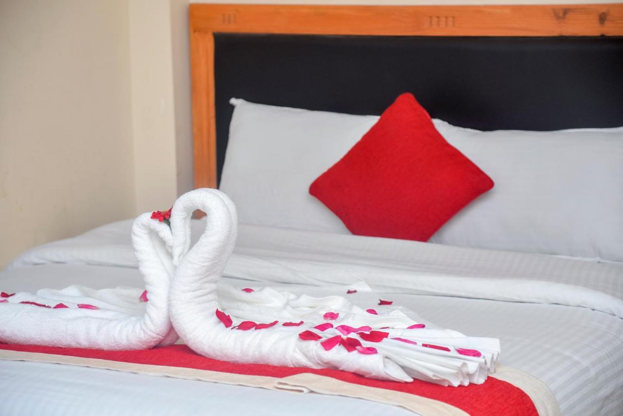 Hotel Greenland Safari ソーラハ エクステリア 写真