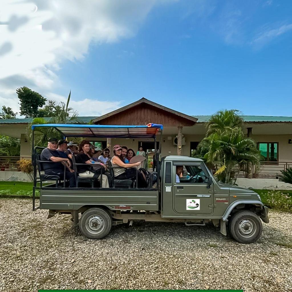 Hotel Greenland Safari ソーラハ エクステリア 写真